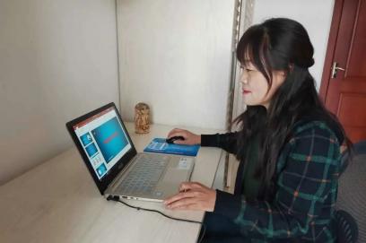 傳承愛國情，防控勤育人——記文化基礎教學部全體教師群體形象